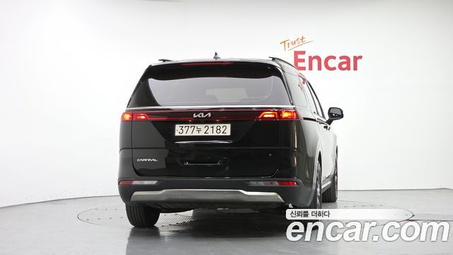 Kia Canival 2023 — photo 4