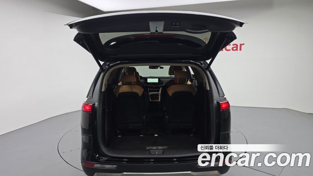 Kia Canival 2023 — photo 20