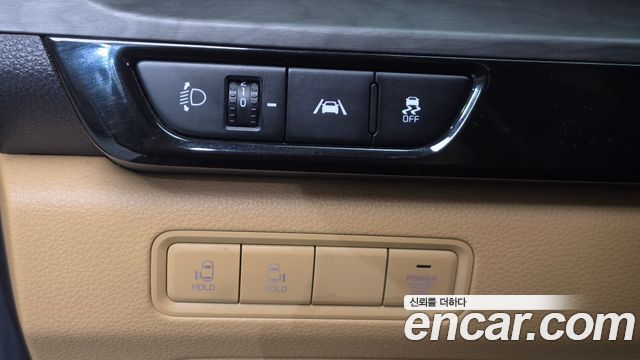 Kia Canival 2021 — photo 12