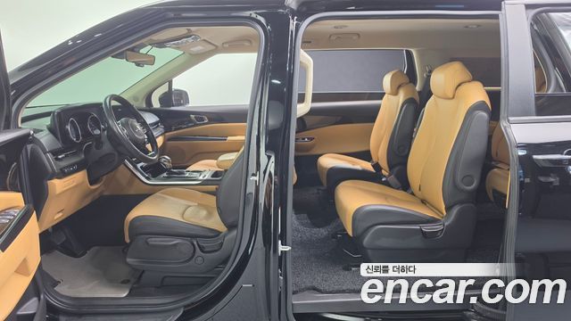 Kia Canival 2021 — photo 17