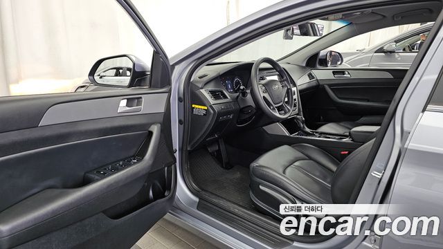 Hyundai Sonata 2016 — photo 13
