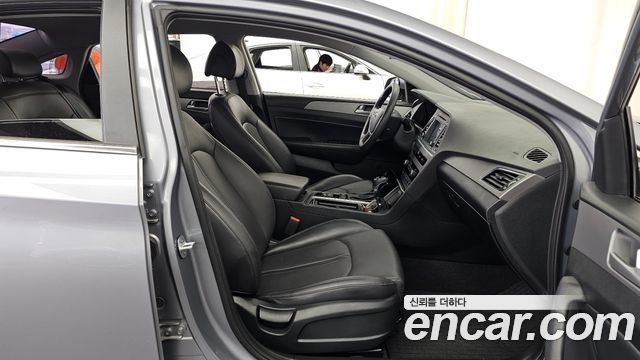 Hyundai Sonata 2016 — photo 17
