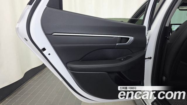 Hyundai Sonata 2022 — photo 15