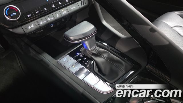 Hyundai AVANTE 2025 — photo 12