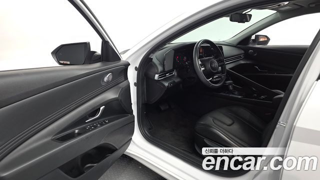 Hyundai AVANTE 2025 — photo 13