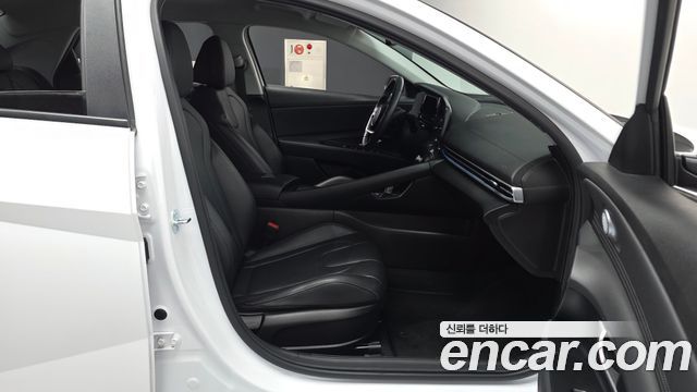 Hyundai AVANTE 2025 — photo 17