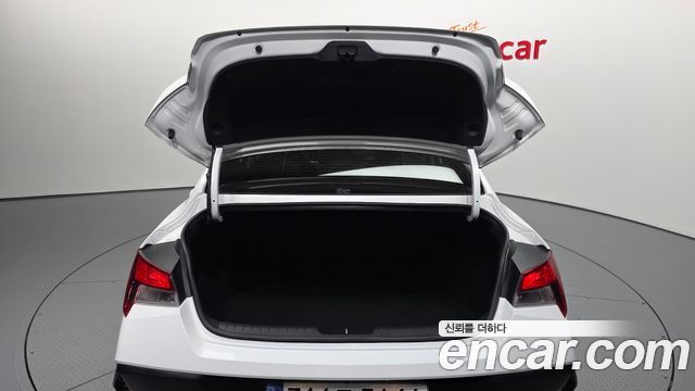 Hyundai AVANTE 2025 — photo 26