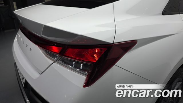 Hyundai AVANTE 2025 — photo 9