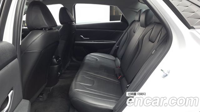 Hyundai AVANTE 2025 — photo 16