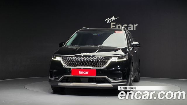 Kia Canival 2023 — photo 3