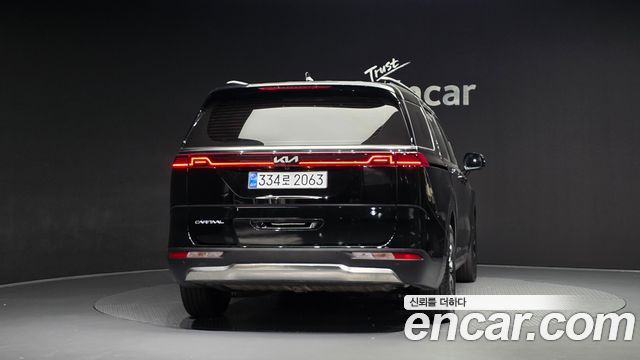 Kia Canival 2023 — photo 4