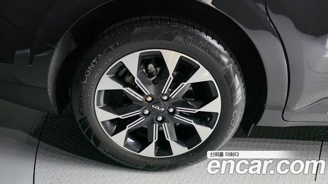 Kia Canival 2023 — photo 5