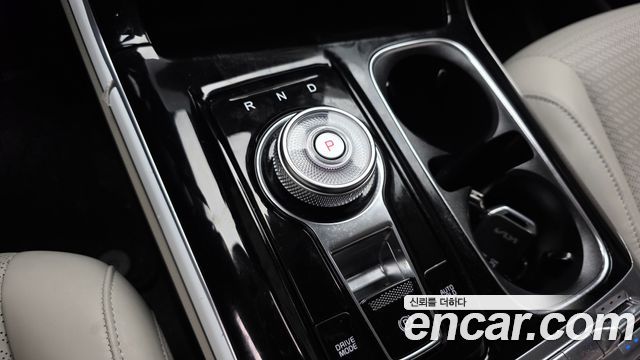 Kia Canival 2023 — photo 12