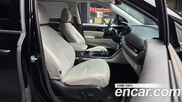 Kia Canival 2023 — photo 17