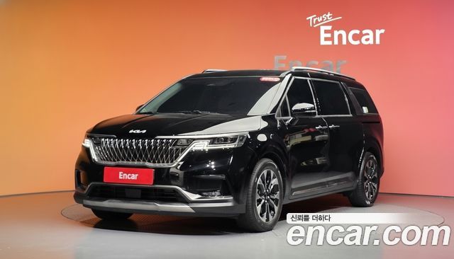 Kia Canival 2023 — photo 1