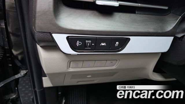 Kia Canival 2023 — photo 31