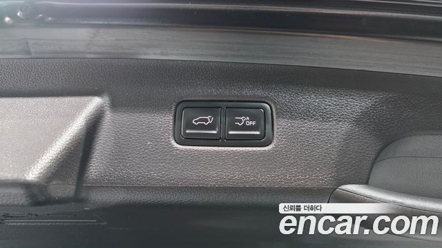 Kia Canival 2023 — photo 35