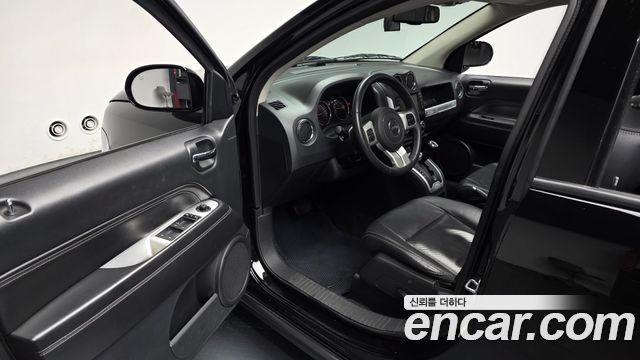 Jeep Compass 2014 — photo 13