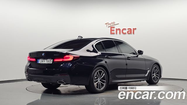 BMW 5-Series 2023 — photo 2