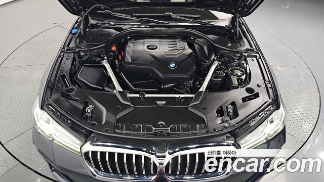 BMW 5-Series 2023 — photo 6