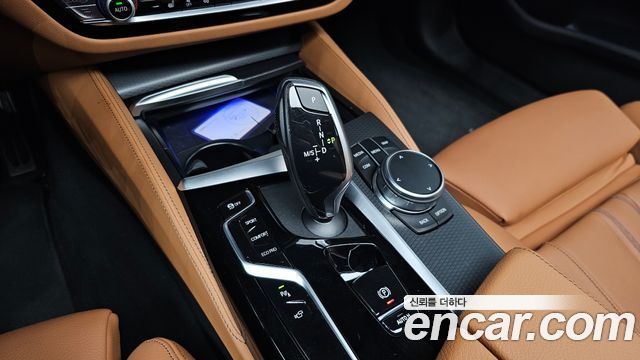 BMW 5-Series 2023 — photo 12