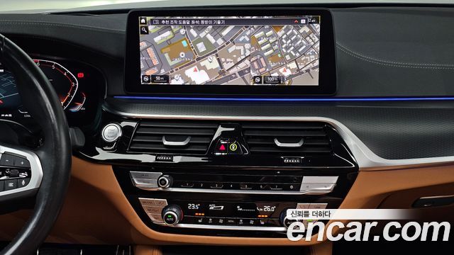 BMW 5-Series 2023 — photo 24