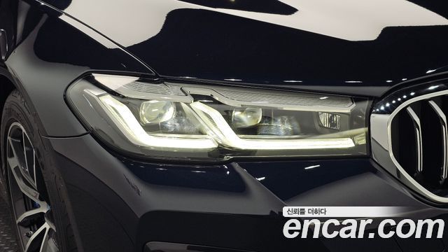 BMW 5-Series 2023 — photo 8