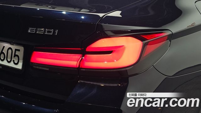 BMW 5-Series 2023 — photo 9