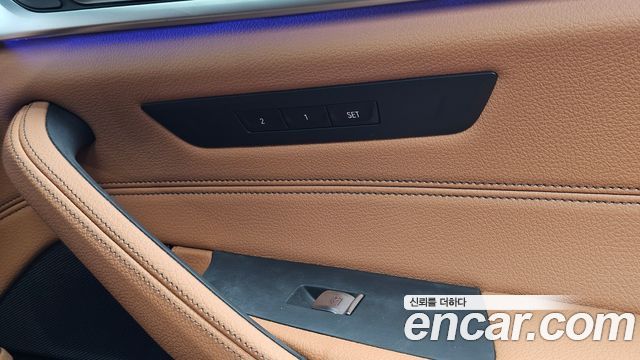 BMW 5-Series 2023 — photo 30