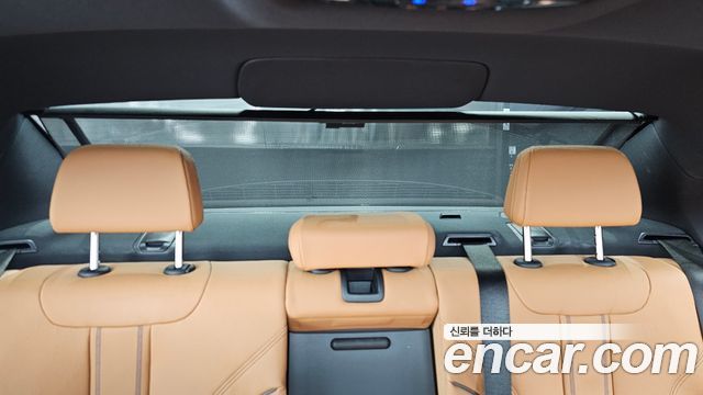 BMW 5-Series 2023 — photo 32
