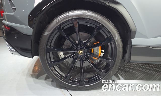 Lamborghini Urus 2021 — photo 5