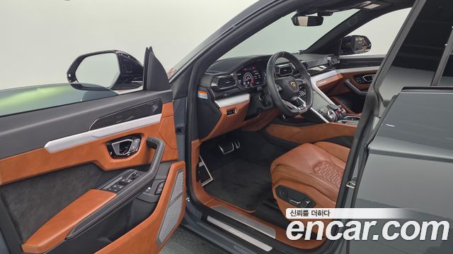 Lamborghini Urus 2021 — photo 10
