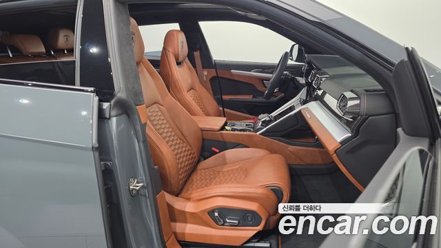 Lamborghini Urus 2021 — photo 12