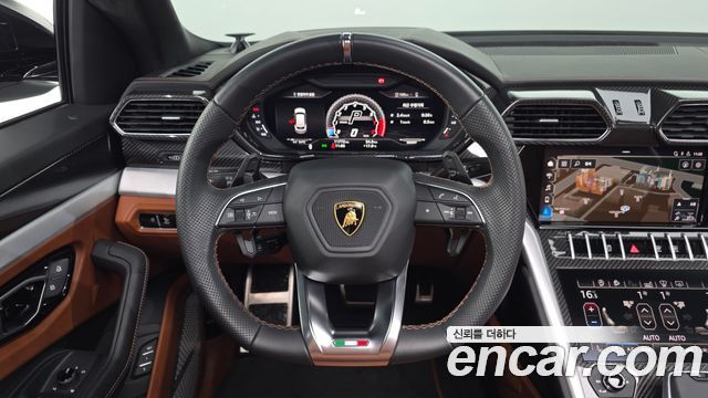 Lamborghini Urus 2021 — photo 13