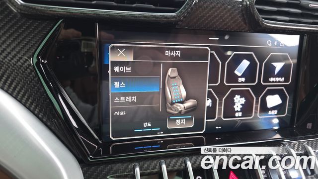 Lamborghini Urus 2021 — photo 17