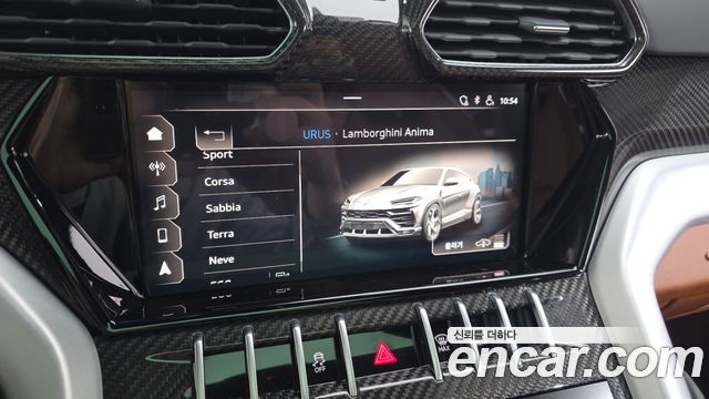 Lamborghini Urus 2021 — photo 18