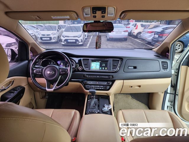 Kia Canival 2017 — photo 7