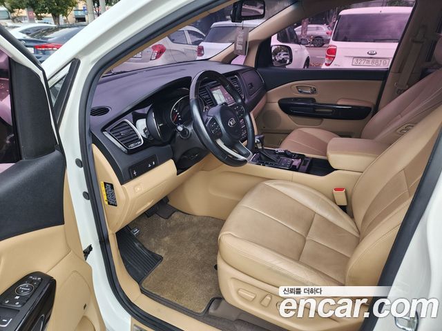 Kia Canival 2017 — photo 13