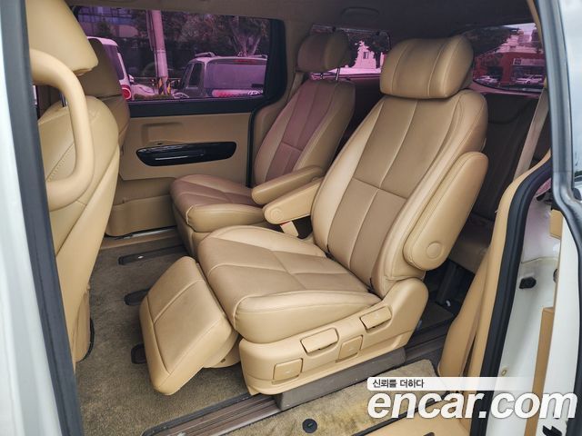 Kia Canival 2017 — photo 15