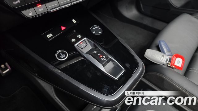 Audi Q4 e-tron 2022 — photo 9
