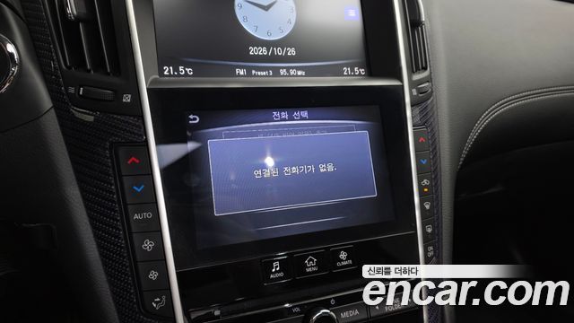 Infiniti Q60 2018 — photo 21