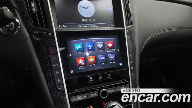 Infiniti Q60 2018 — photo 22