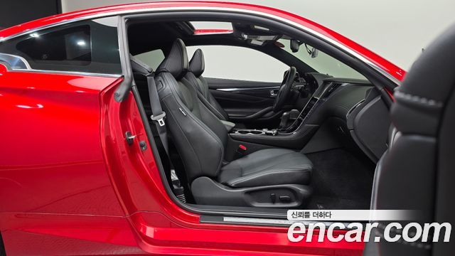 Infiniti Q60 2018 — photo 16