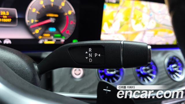 Mercedes-Benz CLS-Class 2020 — photo 12