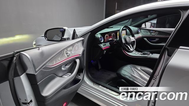 Mercedes-Benz CLS-Class 2020 — photo 13
