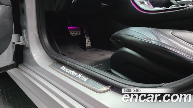 Mercedes-Benz CLS-Class 2020 — photo 30