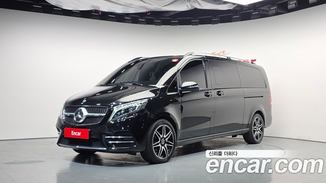 Mercedes-Benz V-Class 2021 — photo 1