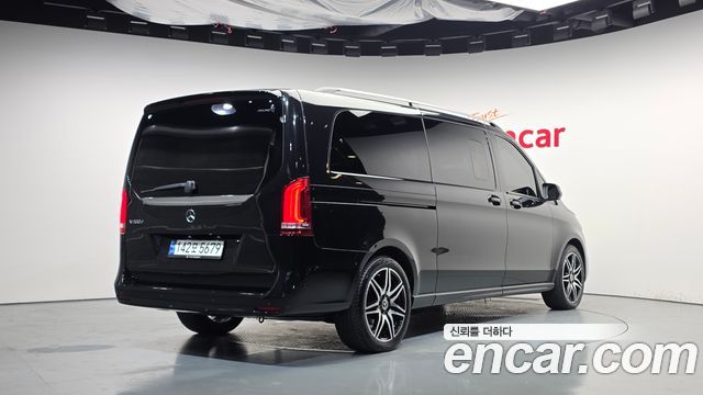 Mercedes-Benz V-Class 2021 — photo 2