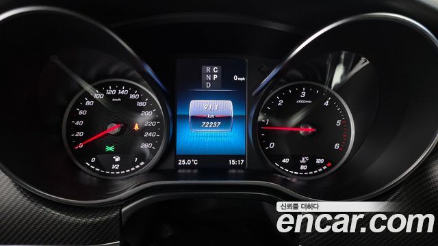 Mercedes-Benz V-Class 2021 — photo 8