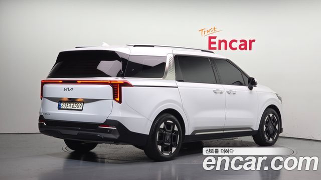 Kia Canival 2024 — photo 2
